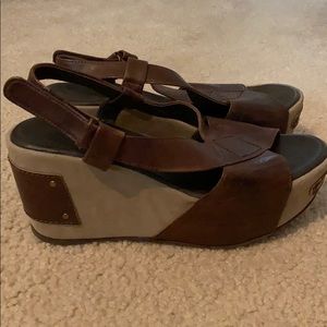 Platform leather strapped wedge sandal shoe